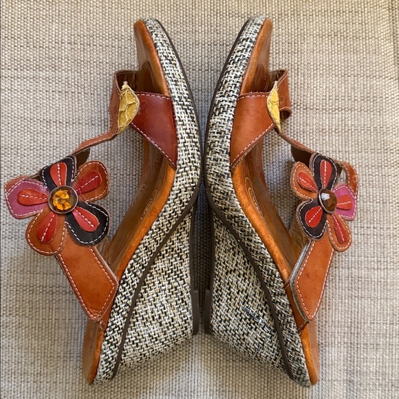 Spring Step Multicolor Floral Wedge Sandals from Flowerchild Collection Size 40 - Picture 5 of 16